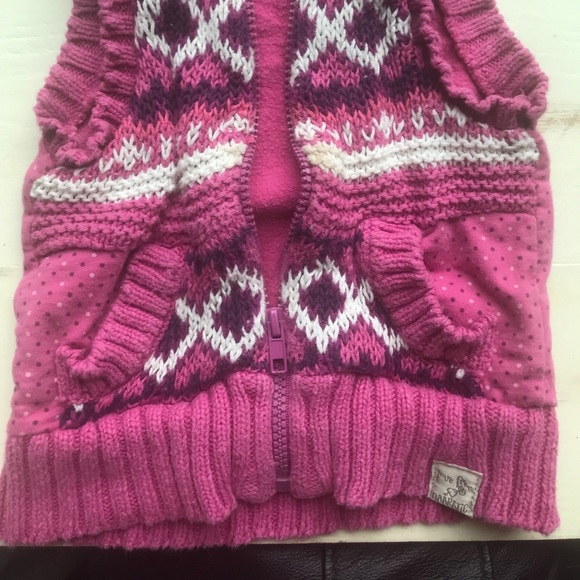 Cute pink cozy sleeveless jacket with hood - Picture 2 of 3
